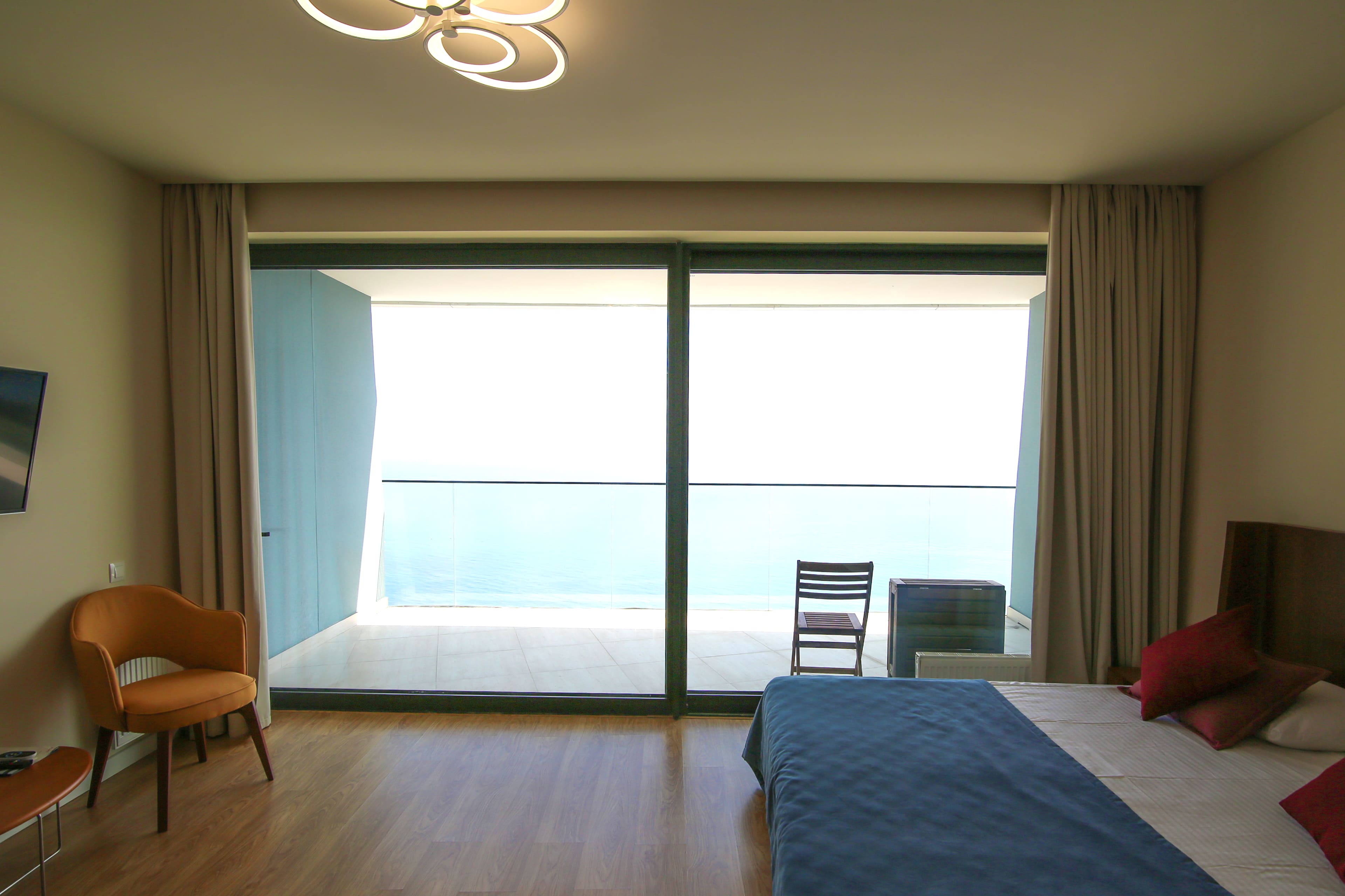 Супериор 2-местный 2-комнатный с отдельной спальней