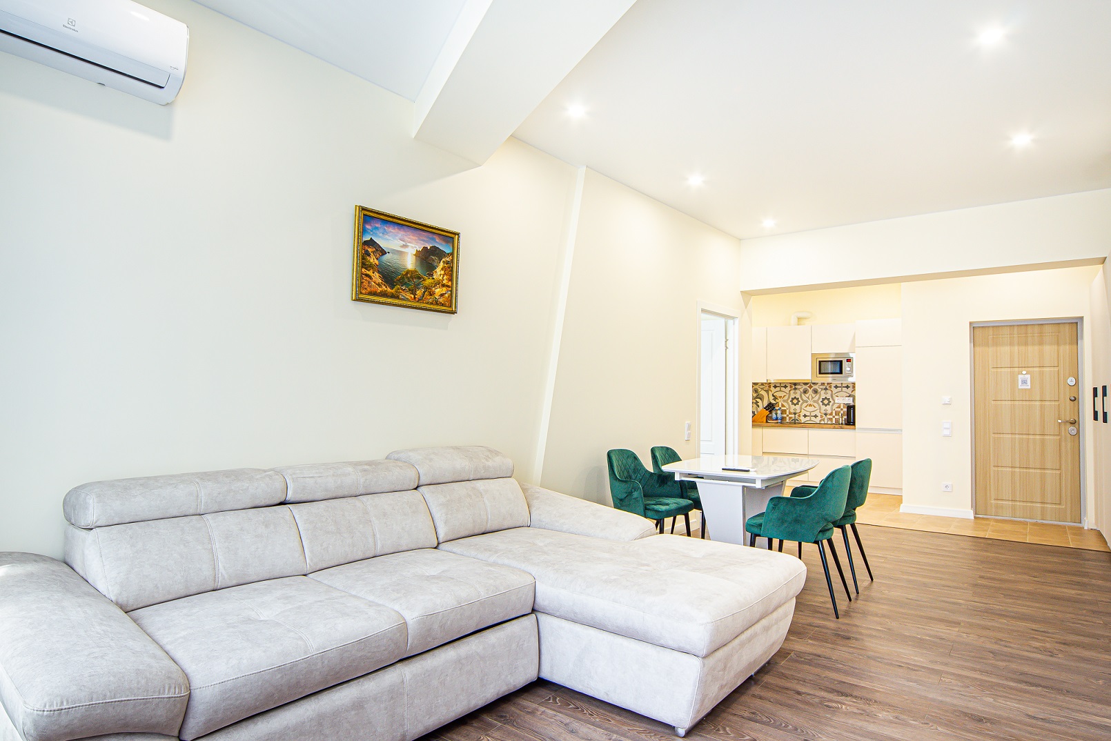 Апартаменты 2-местный 2-комнтаный с видом на горы