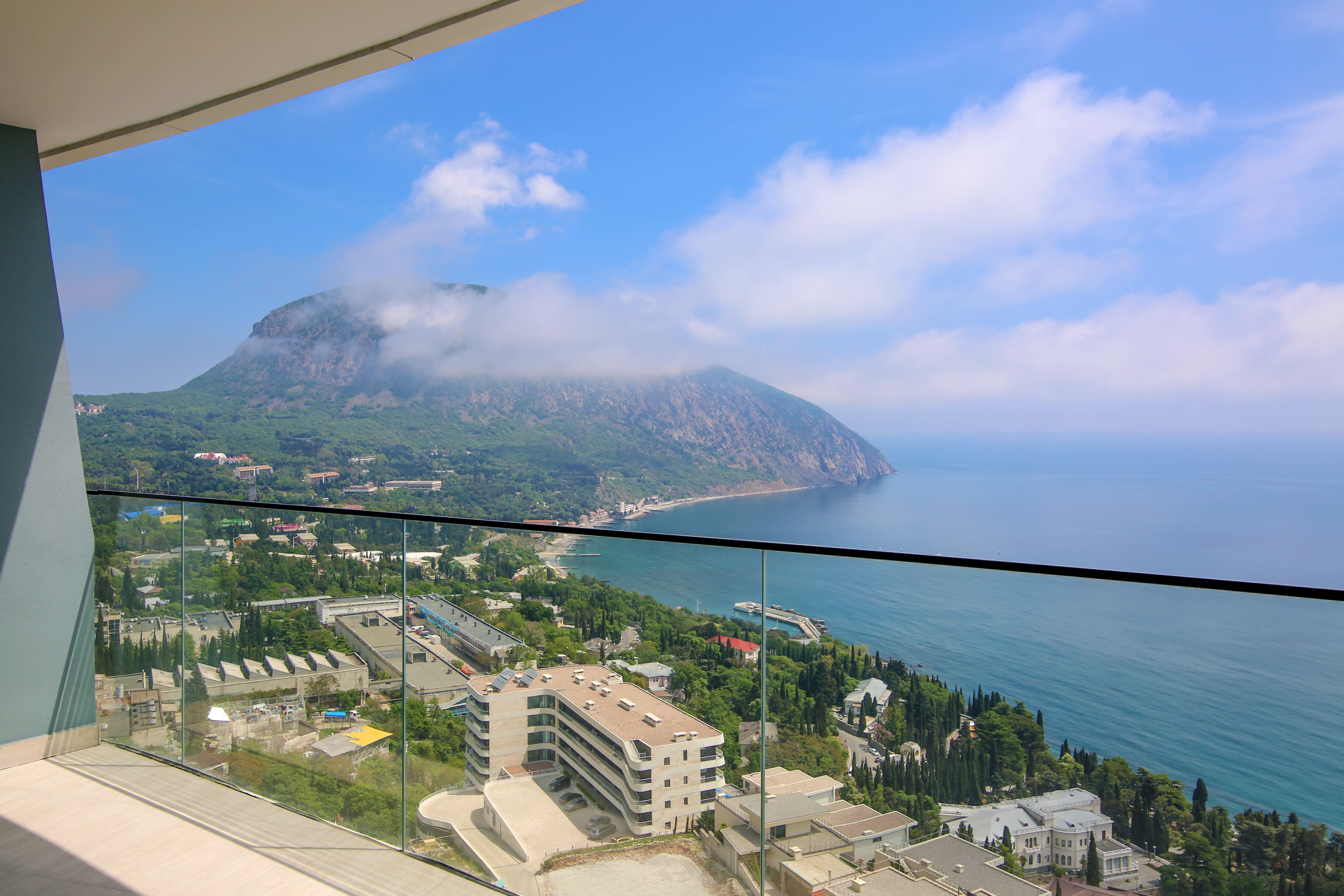 Супериор 2-местный 2-комнатный с отдельной спальней