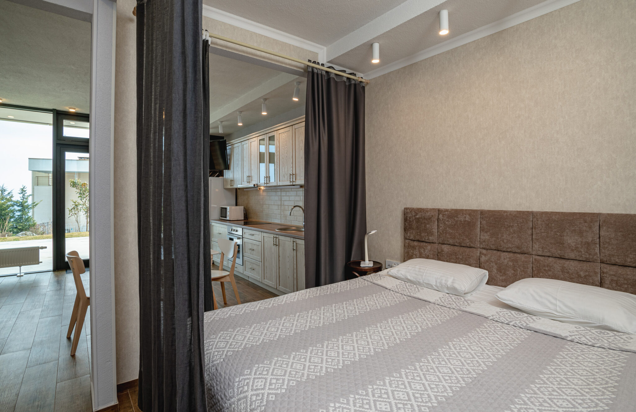 Апартаменты комфорт 2-местные с отдельным входом 